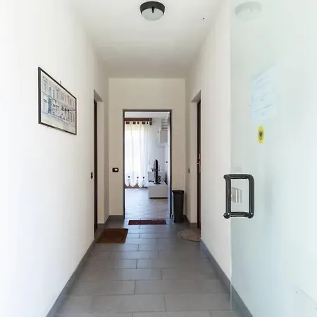 Modern With Balcony-garage-and Pool Appartement *