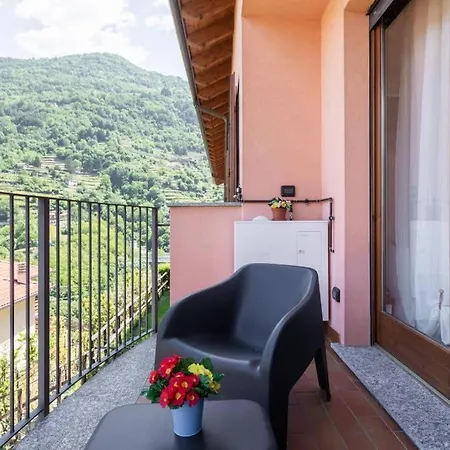 Modern With Balcony-garage-and Pool Appartement