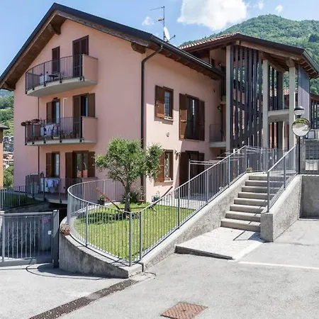Modern With Balcony-garage-and Pool Appartement *