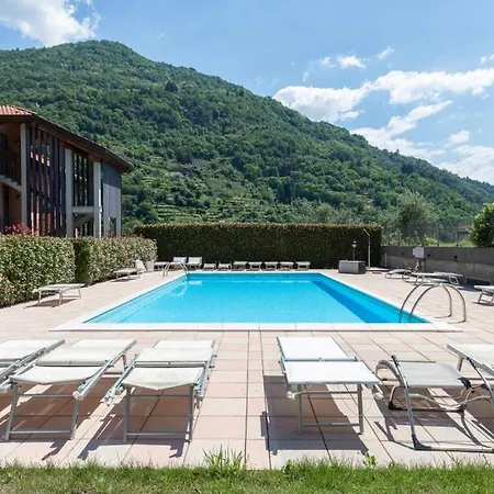 Modern With Balcony-garage-and Pool Bellano