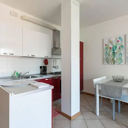 Modern With Balcony-garage-and Pool Appartement *