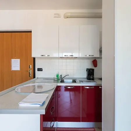 Appartement Modern With Balcony-garage-and Pool *